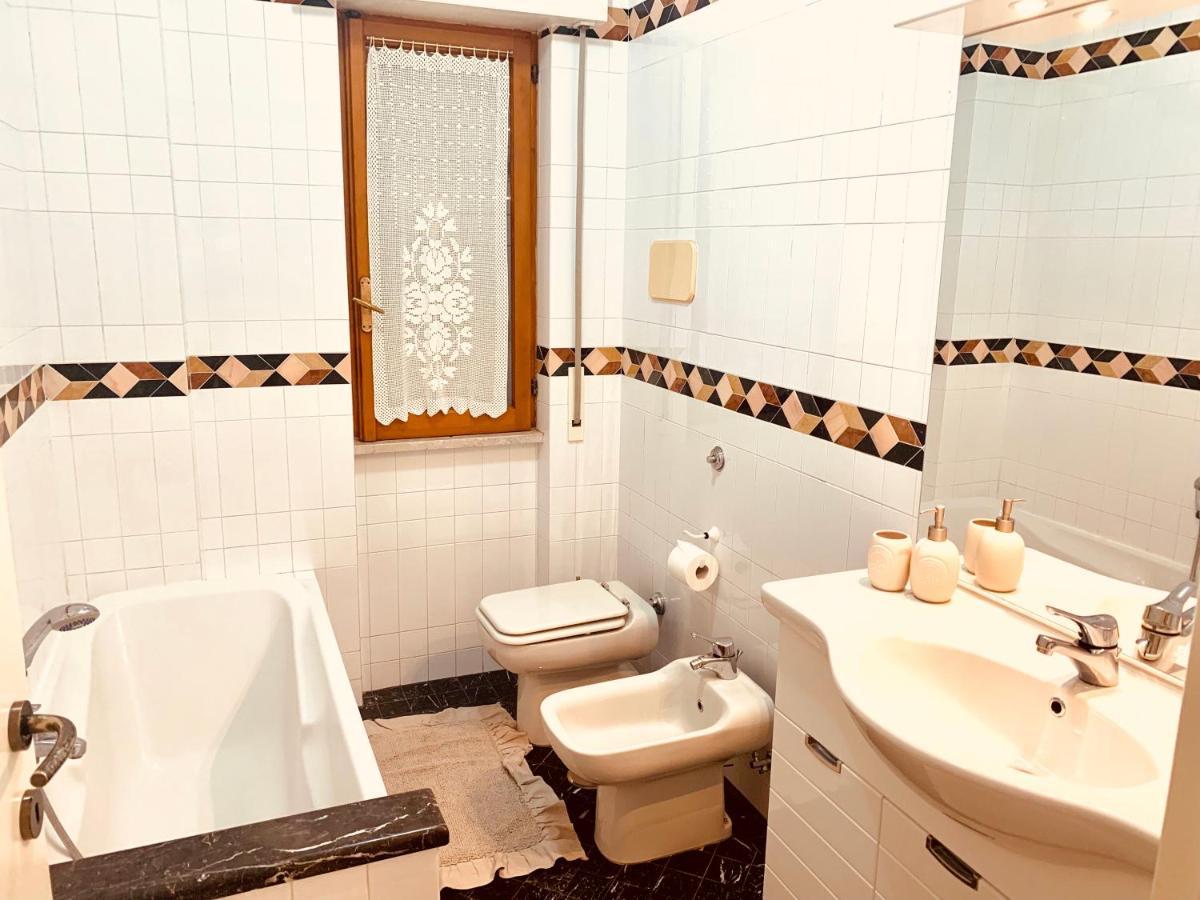 Via Solaro, Appartamento In Pieno Centro Formia Ngoại thất bức ảnh